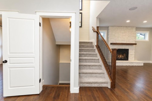 22 Atter Close, Red Deer, AB 