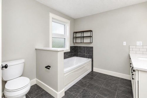 22 Atter Close, Red Deer, AB 