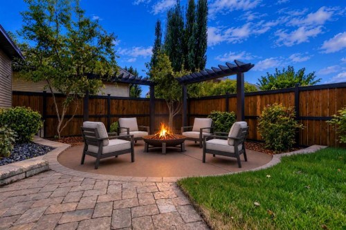 22 Atter Close, Red Deer, AB 