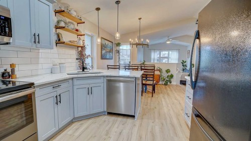 31 Vickers Close, Red Deer, AB 