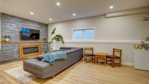 31 Vickers Close, Red Deer, AB 