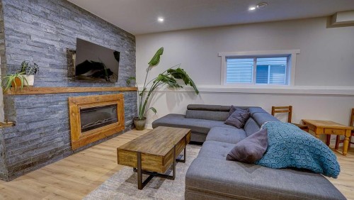 31 Vickers Close, Red Deer, AB 