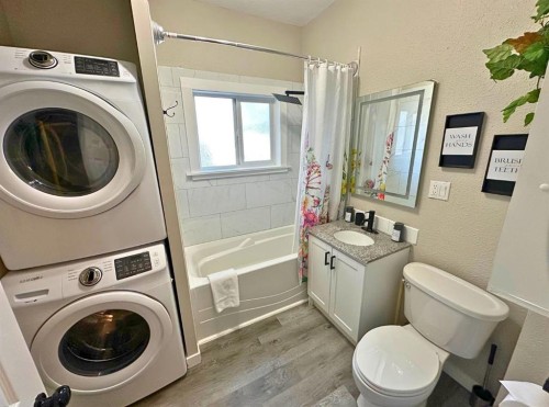 5548 44 Avenue, Red Deer, AB 