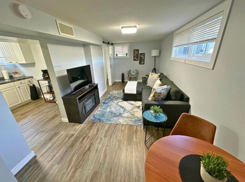 5548 44 Avenue, Red Deer, AB 