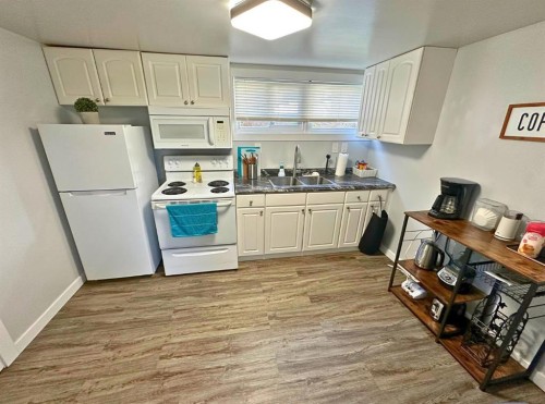 5548 44 Avenue, Red Deer, AB 