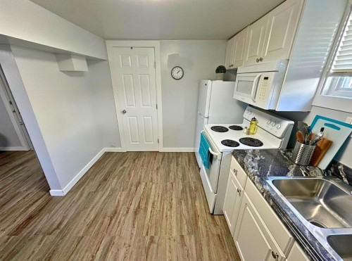 5548 44 Avenue, Red Deer, AB 