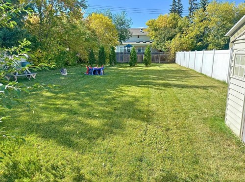 5548 44 Avenue, Red Deer, AB 