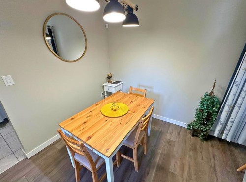 5548 44 Avenue, Red Deer, AB 