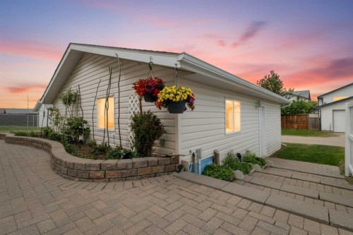 131 Deschner Close, Red Deer, AB 