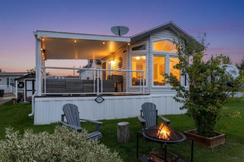 2042-25054 South Pine Lake Road  Rural Red Deer County, AB T0M 1R0