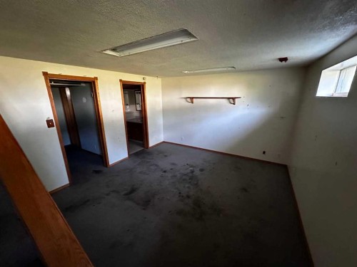 4809 51 Street, Mirror, AB - Indoor