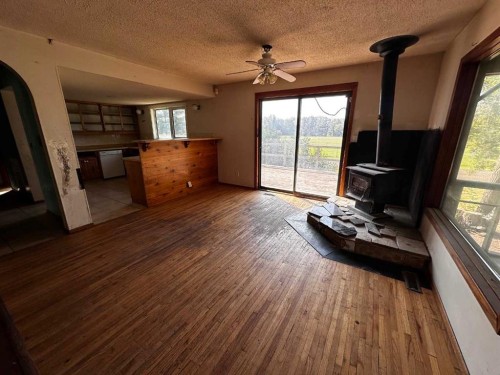 4809 51 Street, Mirror, AB - Indoor