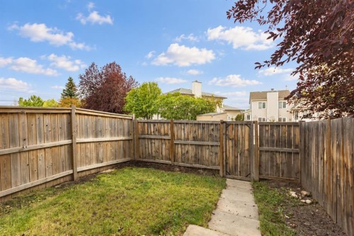 16 Davis Close, Red Deer, AB 