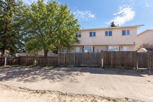 16 Davis Close, Red Deer, AB 