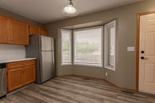 16 Davis Close, Red Deer, AB 