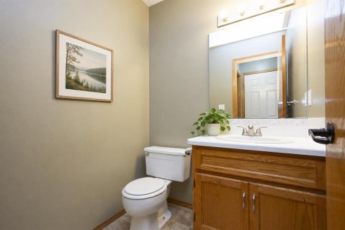 16 Davis Close, Red Deer, AB 