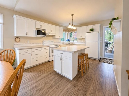 5842 65 Avenue, Rocky Mountain House, AB 