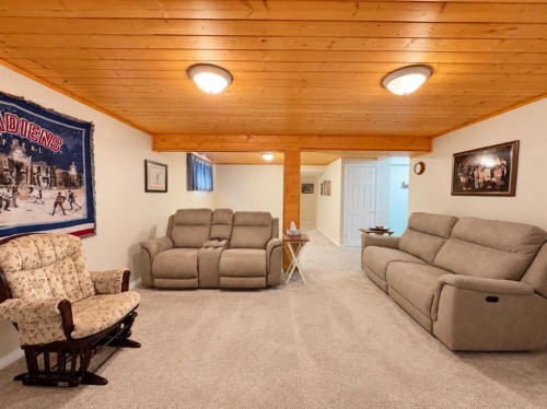 5842 65 Avenue, Rocky Mountain House, AB 