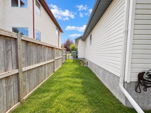 5842 65 Avenue, Rocky Mountain House, AB 