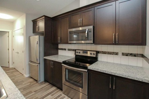 338 Spruce Street, Springbrook, AB 
