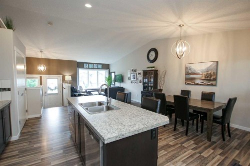 338 Spruce Street, Springbrook, AB 