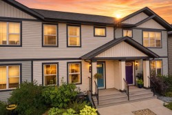 14 Hawthorn Place Sylvan Lake, AB T4S 0R8