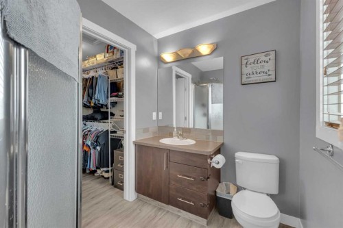 2 Sullivan Close, Red Deer, AB 