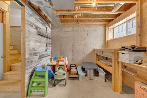 2 Sullivan Close, Red Deer, AB 