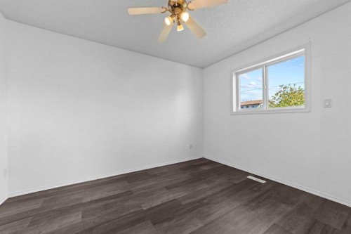 5018 48 Street, Sedgewick, AB 
