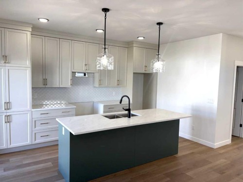 25 Ian Way, Sylvan Lake, AB 