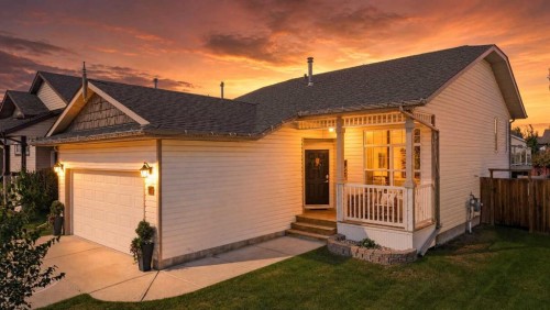 14 Wilkinson Circle  Sylvan Lake, AB T4S 2N7