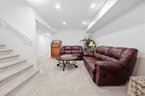 49 Golden Crescent, Red Deer, AB 