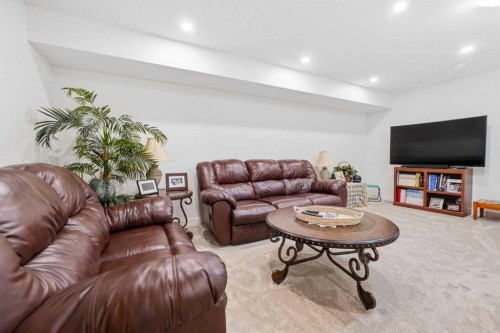 49 Golden Crescent, Red Deer, AB 