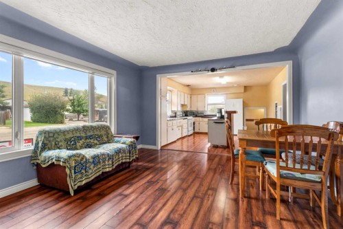 439 Aberdeen Avenue, Carbon, AB 
