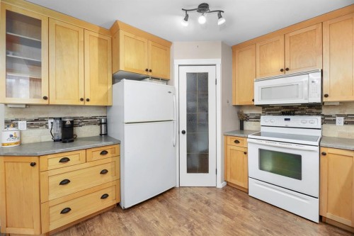 4113 53 Avenue, Innisfail, AB 
