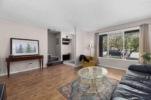 4113 53 Avenue, Innisfail, AB 