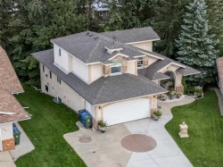 4918 53 Avenue Close Innisfail, AB T4G 1W1