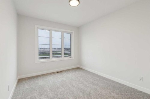 210 Sora Way Se, Calgary, AB 