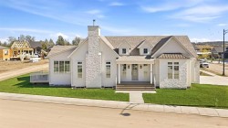 44 Everson Close Red Deer, AB T4P 0X5
