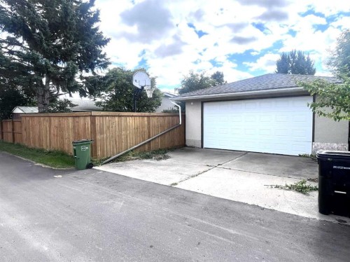 6218 34A Avenue, Edmonton, AB 