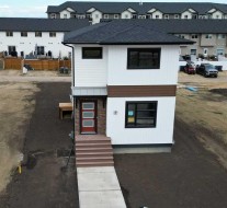 29 Ian Way Sylvan Lake, AB T4S 0W5