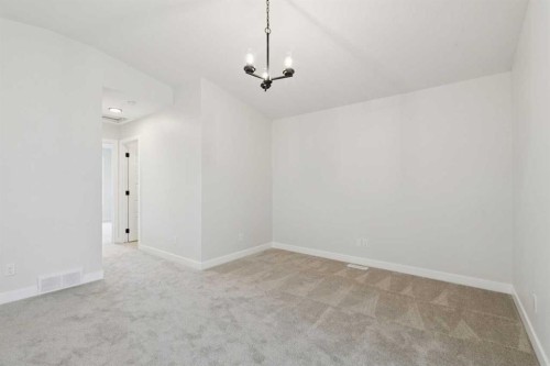 152 Snowberry Common Se, Calgary, AB 