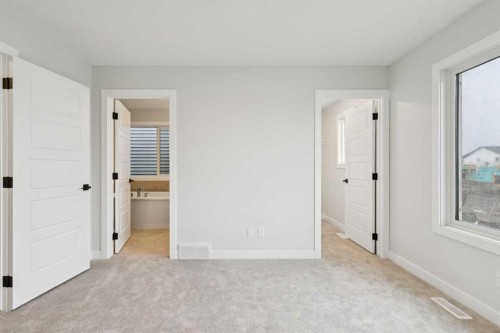 152 Snowberry Common Se, Calgary, AB 