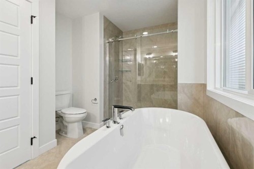 152 Snowberry Common Se, Calgary, AB 