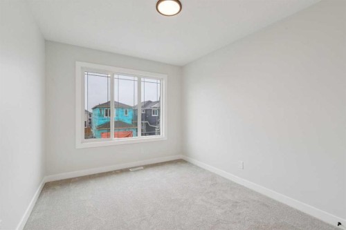 152 Snowberry Common Se, Calgary, AB 