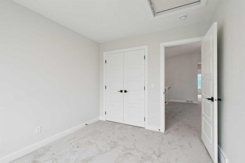 152 Snowberry Common Se, Calgary, AB 