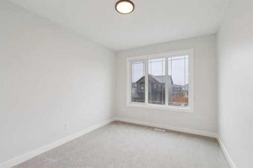 152 Snowberry Common Se, Calgary, AB 