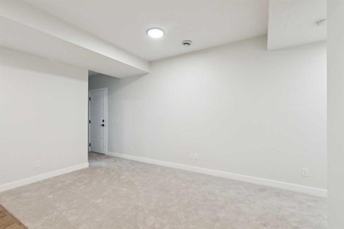 152 Snowberry Common Se, Calgary, AB 