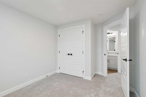152 Snowberry Common Se, Calgary, AB 