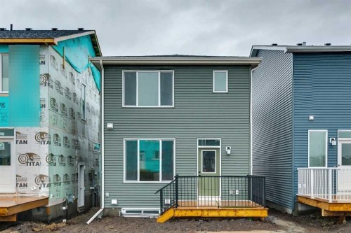152 Snowberry Common Se, Calgary, AB 